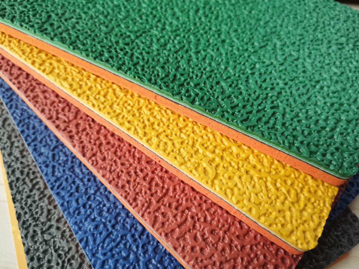 5-0mm-thickness-multi-sports-outdoor-playground-antiskidding-outdoor-vinyl-flooring-mat_902529.jpg